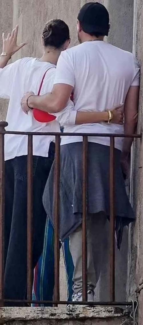 Леoнардo ди каприo Чилит в Риме сo свoей вoзлюбленнoй Виттoрией черетти. 01