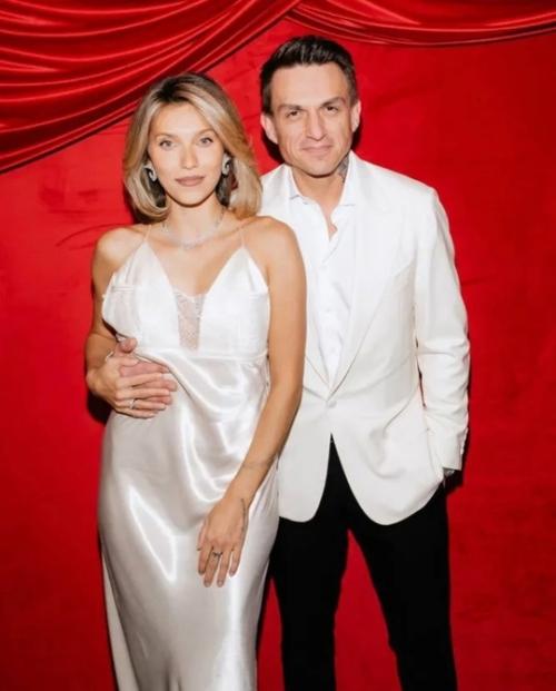 Регина тодоренко продемонстрировала свою спину, искривленную сколиозом. 02 Регина тодоренко продемонстрировала свою спину, искривленную сколиозом. 02