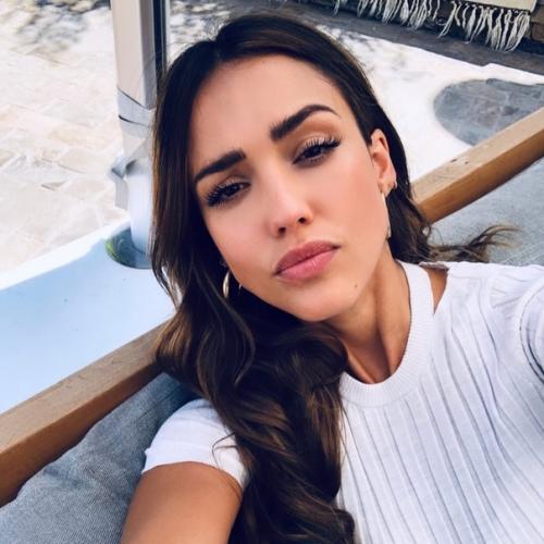 Джессике альбе 39 лет, она вообще знает как стареть. 03