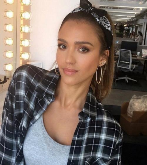 Джессике альбе 39 лет, она вообще знает как стареть. 04