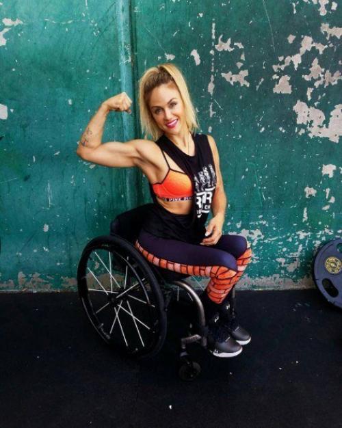 Тиффани адамс такая умница. 03