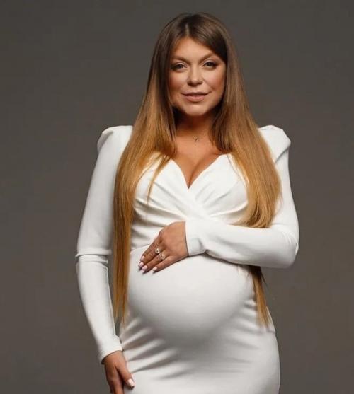 Звезда 90-х акула поделилась кадрами своей Беременной Фотосессии. 03