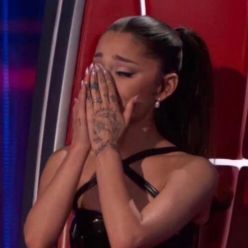 Вы только посмотрите на эмоции Арианы, когда её подопечные покидают проект голос. 03