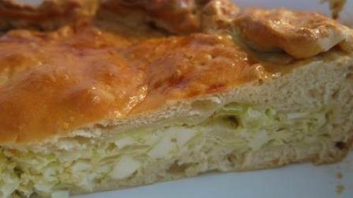 Пирог из дрожжегого теста с капустой и яйцом. Пирог из дрожжегого теста с капустой и яйцом.