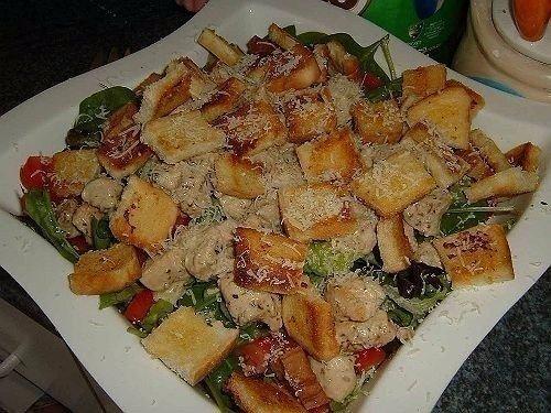 Цезарь с курицей и классическим соусом! Цезарь с курицей и классическим соусом!