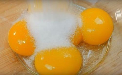 Золотые оладушки. Пока они готовились, мои чуть с ума от аромата не сошли. 01 Золотые оладушки. Пока они готовились, мои чуть с ума от аромата не сошли. 01