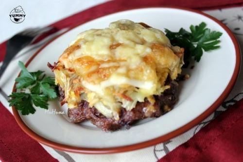 Стожки - блюдо из мясного фарша. Стожки - блюдо из мясного фарша.