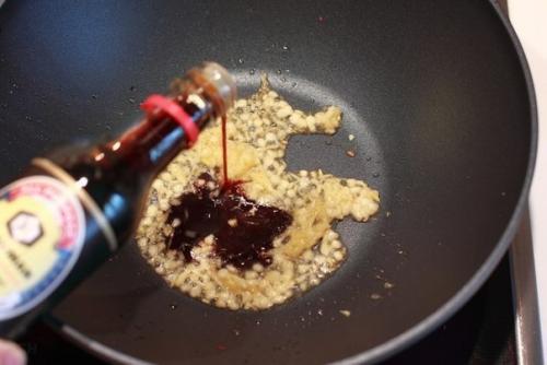 Глазированные куриные голени и жареный рис с яйцом по-кантонски. 03 Глазированные куриные голени и жареный рис с яйцом по-кантонски. 03