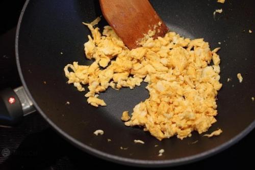 Глазированные куриные голени и жареный рис с яйцом по-кантонски. 06 Глазированные куриные голени и жареный рис с яйцом по-кантонски. 06