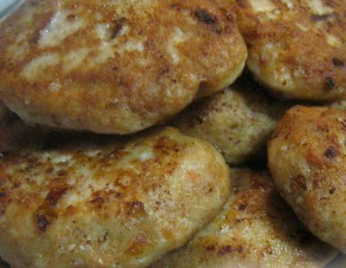 Рыбные котлеты с манкой.