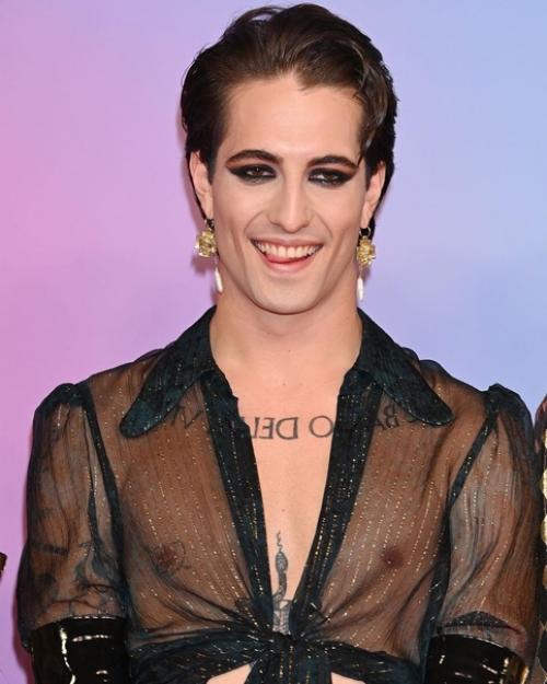 Мы представляем вам подборку фото с прошедшей вчера церемонии награждения MTV EMA в Будапеште. 04