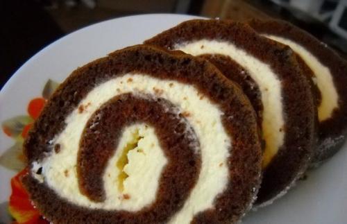 Шоколадный рулет с творогом. Шоколадный рулет с творогом.