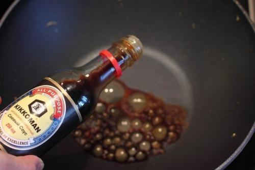 Глазированные куриные голени и жареный рис с яйцом по-кантонски. 07 Глазированные куриные голени и жареный рис с яйцом по-кантонски. 07