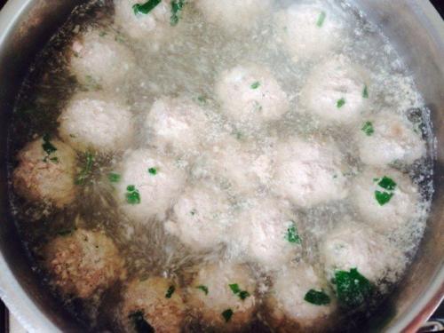 Суп с фрикадельками и томатным соком. 07 Суп с фрикадельками и томатным соком. 07