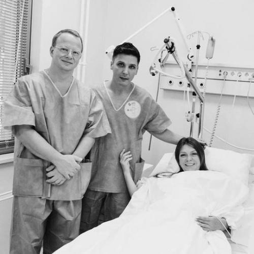 Оксана Почепа стала мамой: 40-летняя певица акула впервые родила дочь. 02