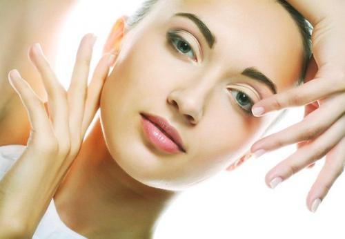 Мы делаем кожу лица чистой. Мы делаем кожу лица чистой.