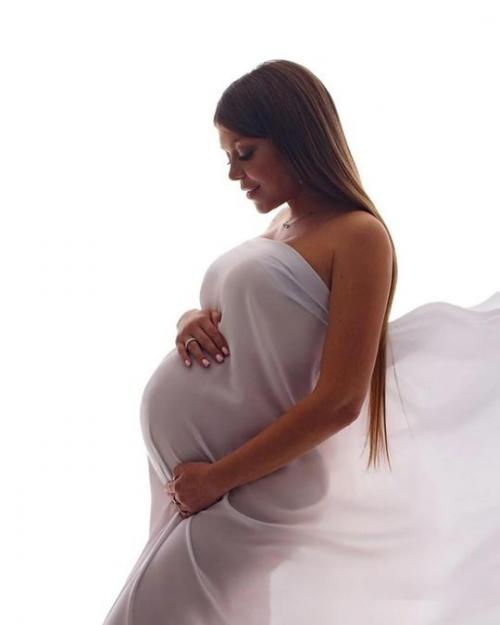 Звезда 90-х акула поделилась кадрами своей Беременной Фотосессии. 02