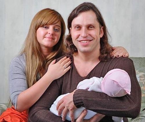 Артура пирожков с семьей хороший пример того, как меняются люди со временем. 02