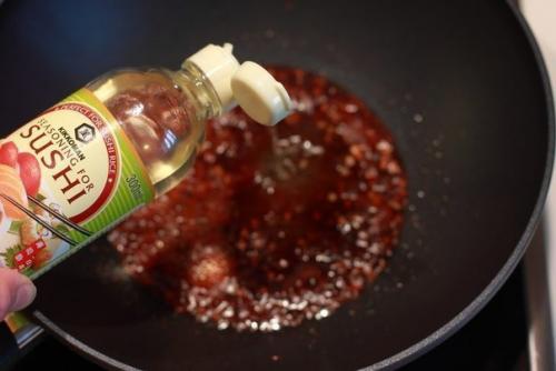 Глазированные куриные голени и жареный рис с яйцом по-кантонски. 04 Глазированные куриные голени и жареный рис с яйцом по-кантонски. 04