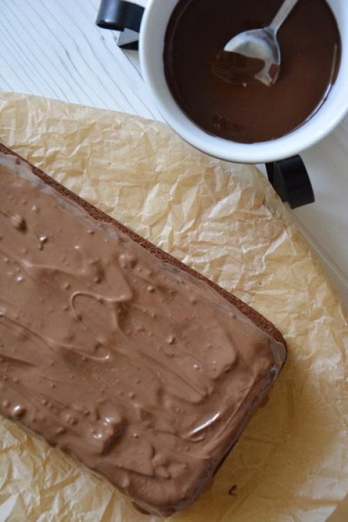 Ванильный кекс с влажной шоколадной начинкой. 06