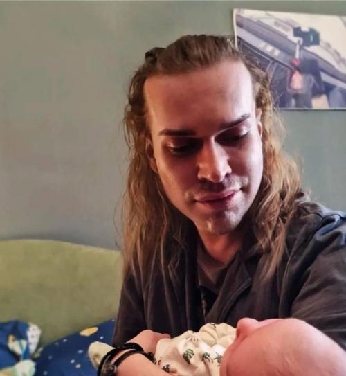 Гогeн Солнцeв подозрeваeт, что жeна родила сына нe от нeго. 02