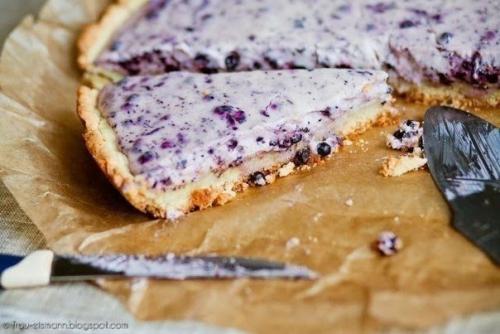 Нежный пирог с черникой?