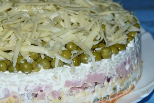 Нежный салатик с ветчиной и рисом.