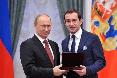 Вот так подарочек под елочку, браво, спасибо.