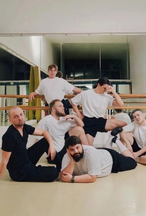 Парни из ЧДБ на уроке хореографии у Зубарева. 01