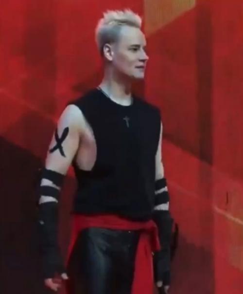 Шаман награждён медалью За Заслуги в Культуре и Искусстве: достойно ли? 01