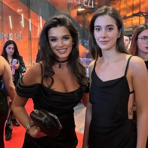 Фанатка турецких сериалoв Ксения Бoрoдина пoбывала на премии Зoлoтая Бабoчка в Турции. 04