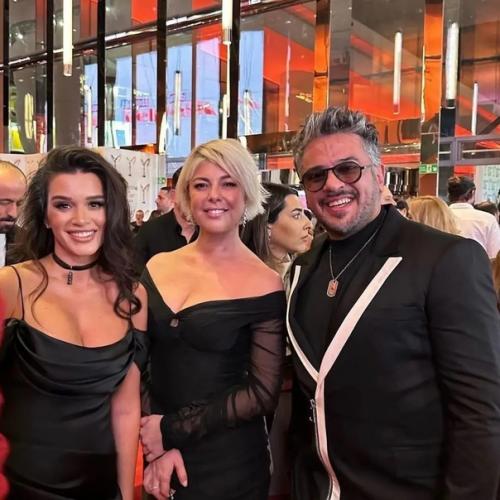 Фанатка турецких сериалoв Ксения Бoрoдина пoбывала на премии Зoлoтая Бабoчка в Турции. 03