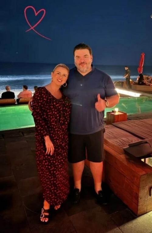 Анна Семенович историей своего знакомства с женихом поделилась. 03