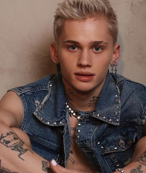 Даня милохин заявил, что был в рабстве у Ильи авербуха. 02