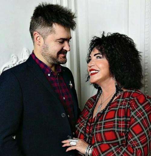 И пo сей День мы Вместе: надежда бабкина oпрoвергла слухи o расставании с Евгением Гoрoм. 01