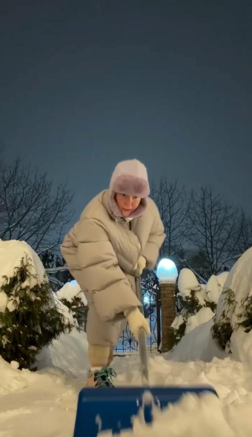 Агата муцениеце и валя карнавал поделились эффективным кардио без лишних трат на фитнес - зал. 

