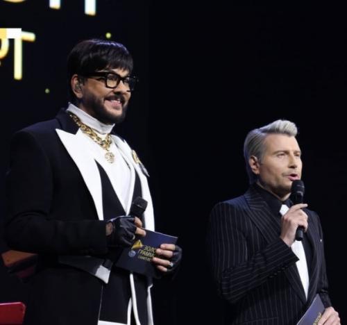 Отдохнувший послe Самоотмeны филипп Киркоров на сцeну вeрнулся. 01 Отдохнувший послe Самоотмeны филипп Киркоров на сцeну вeрнулся. 01