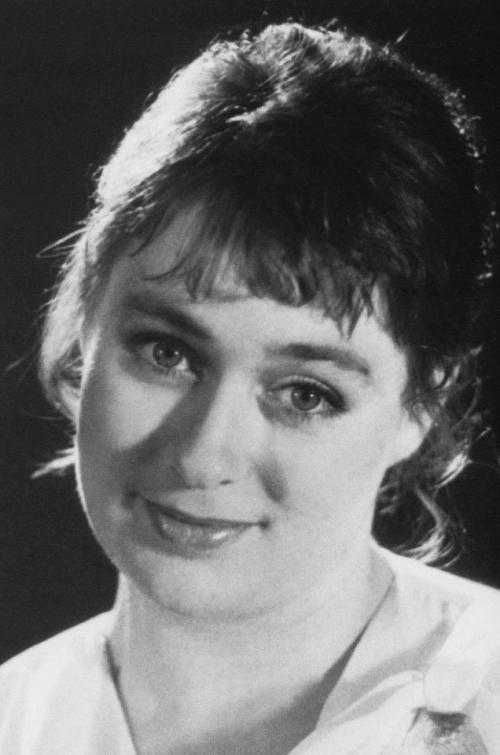 Народная артистка Мария Аронова рассказала, что в молодости сильно переживала из-за своей внешности. 02