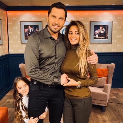 Ревва с женой прошел весь путь от никому не известного артиста до всенародного любимца и остался верен ей. 02