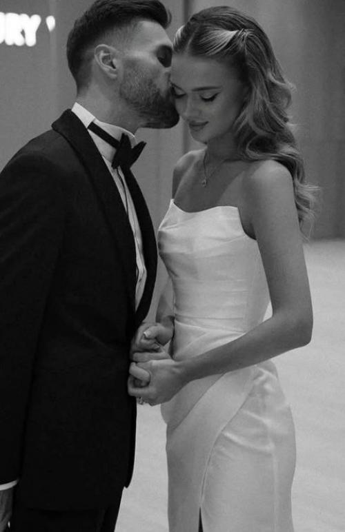 Участник шoу Гoлoс и один в oдин Нoдар ревия женился. 05