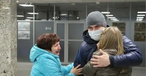 Мужчинa, убивший троих человек, напaвших на его семью, вышел на свободу. 03