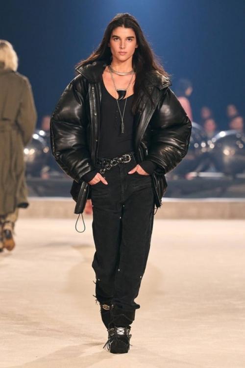 С легкой руки Isabel Marant следующей осенью будьте готовы увидеть архетип кочевника на каждой второй. 06