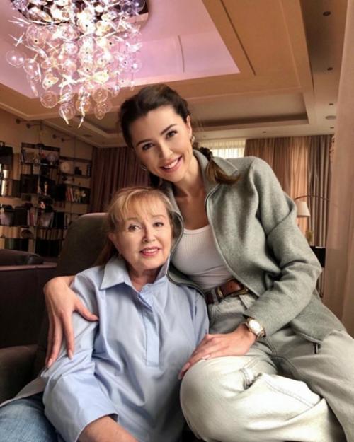 Дочь анастасии Заворотнюк просто копия мамы. 04