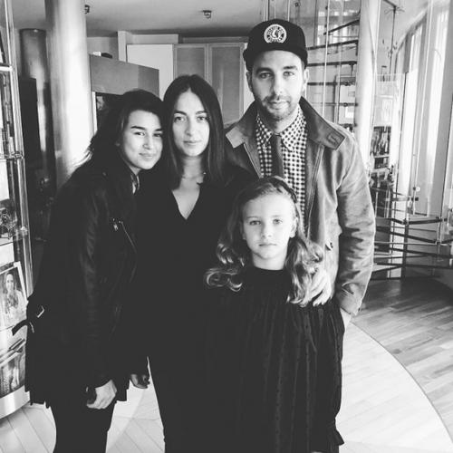 Он уже в Москве со Своей Семьей. 02