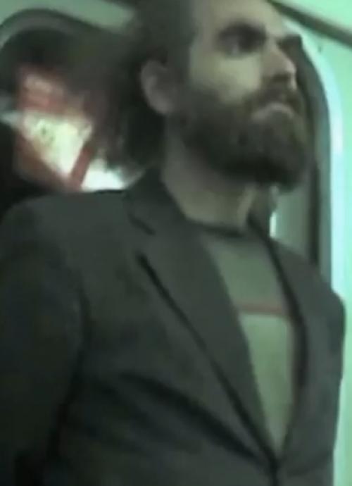 Представьте себе мир, где главной целью большинства является финансовый успех и бесконечная погоня за богатством. 01