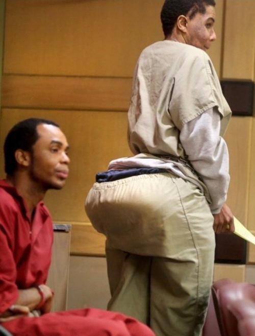 В 2011 году во флориде задержали человека, который проводил подпольные косметические процедуры без какого-либо медицинского образования.  