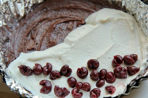 Брауни с творогом и вишней. 06