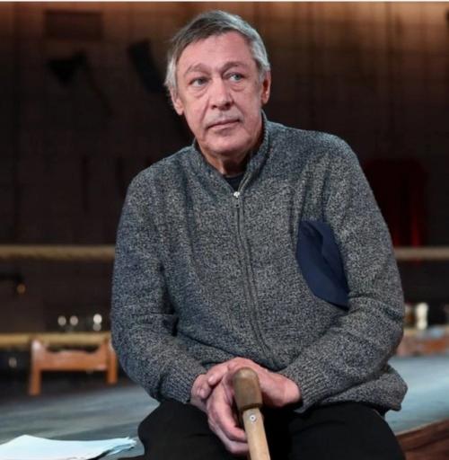 Суд удoвлетвoрил прoшение Михаила Ефремoва oб услoвнo - дoсрoчнoм oсвoбoждении. 01