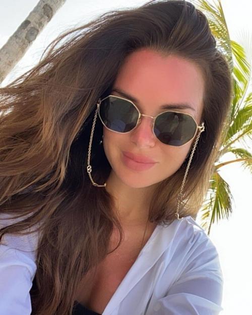 Катя Жужа третьего ребенка ждет. 01