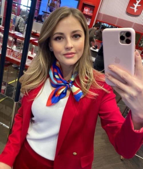 Красивая весенняя Анна михайловская. 05